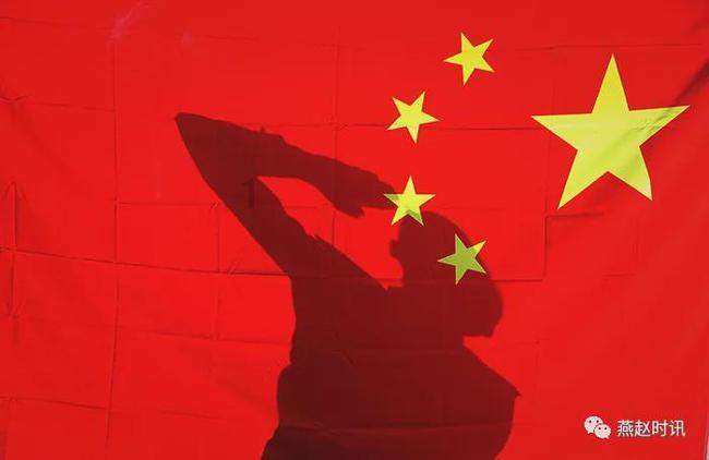 无限翻滚小球